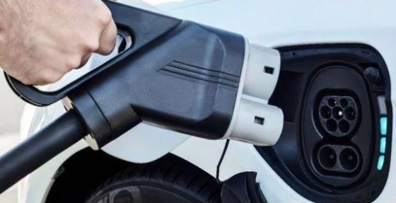 Prüfschaltkreise für Ladesysteme für Elektrofahrzeuge zur Verbindung mit Gebäudeverkabelung