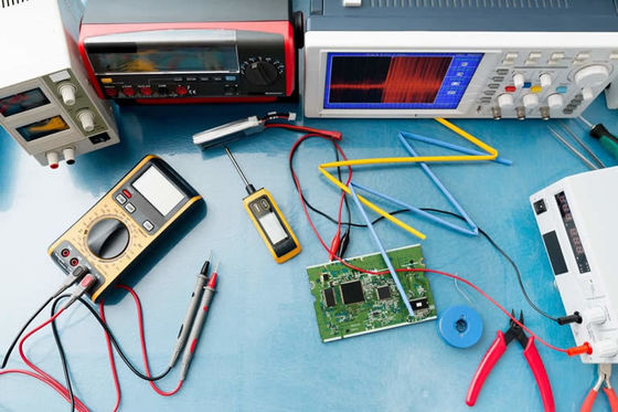 Prüfung der elektrischen Ausrüstung zum Schutz vor der Ausbreitung von Feuer
